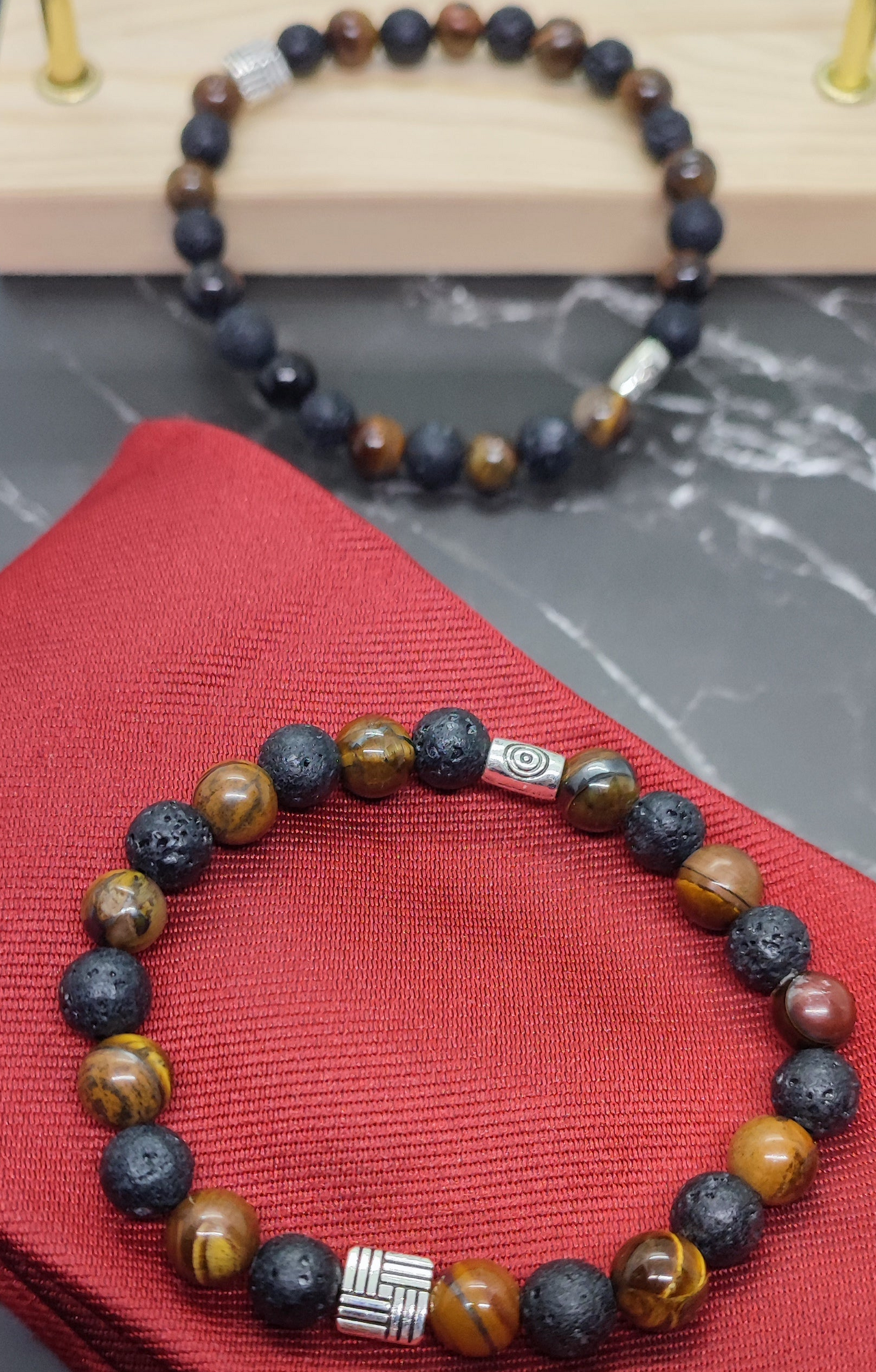 Bracelet homme perles noires et marron intercalaire argenté